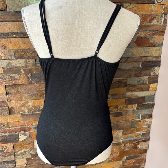 Shiny Black V-Neck Bodysuit SHEIN - Picture 3 of 4